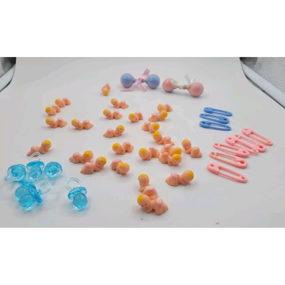 Bakery Craft Set of‎ 25 Decorative Crawling Tiny Babies Blonde Girl & More